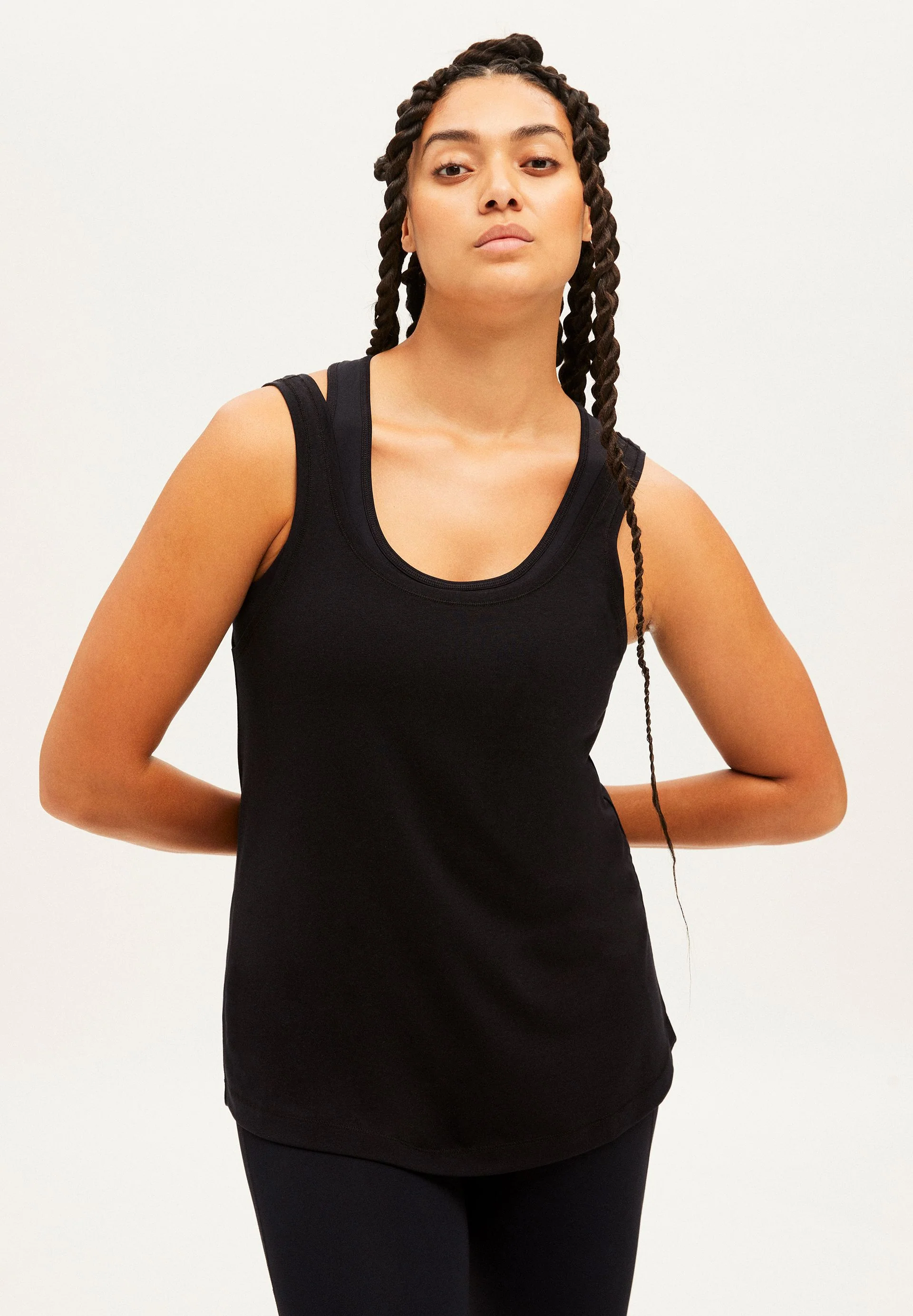 BENISHAA | black