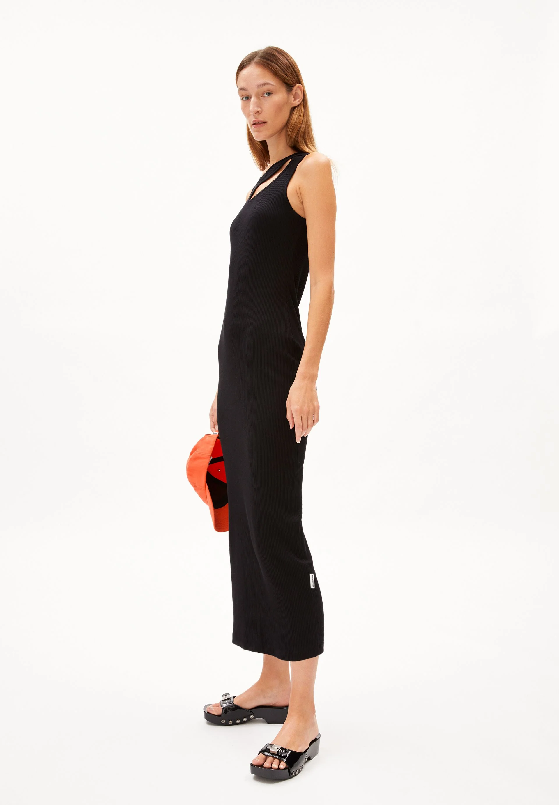 ESILAA | black