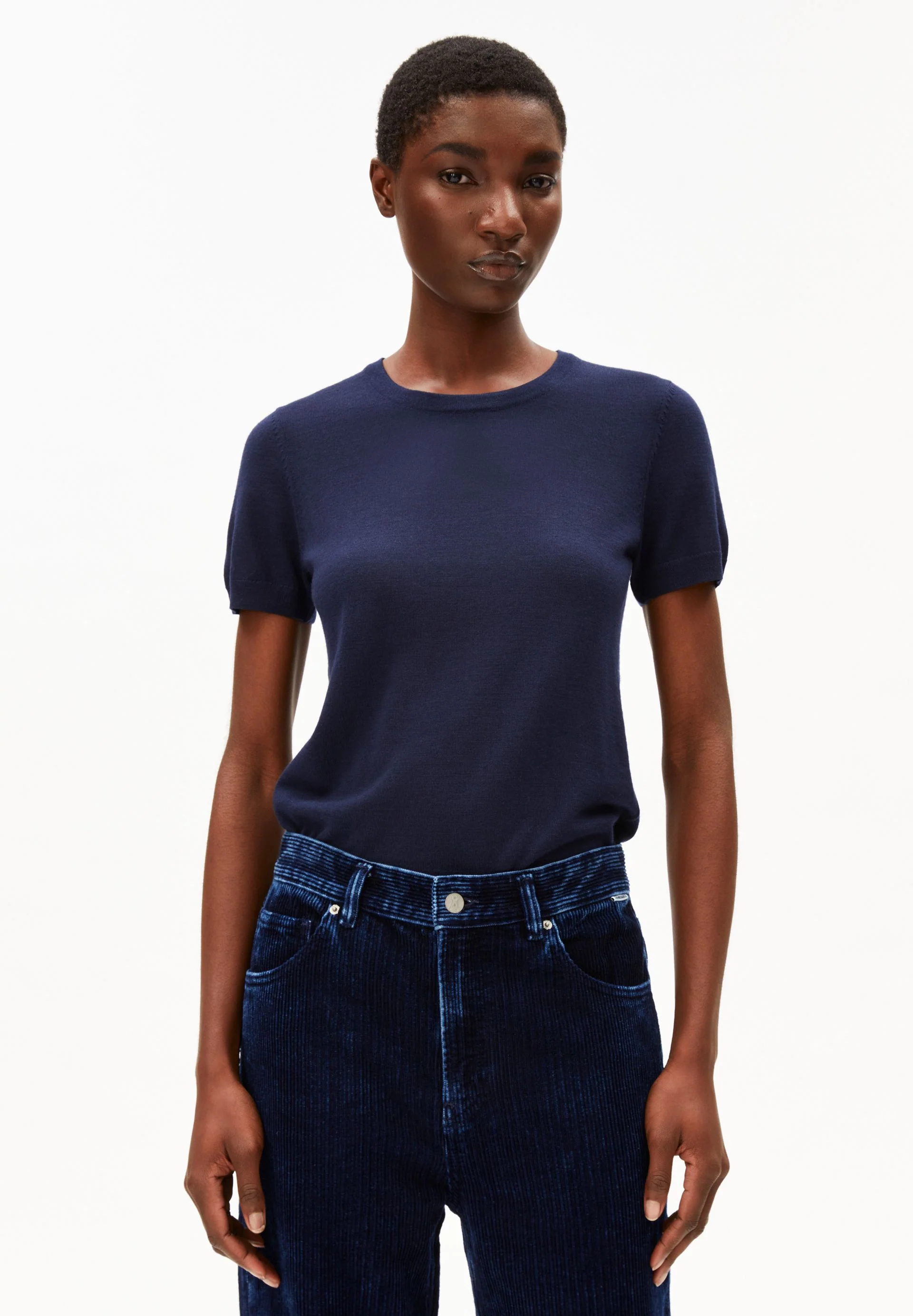 GUILIAA MERINO STRICK T-SHIRT | tinted navy