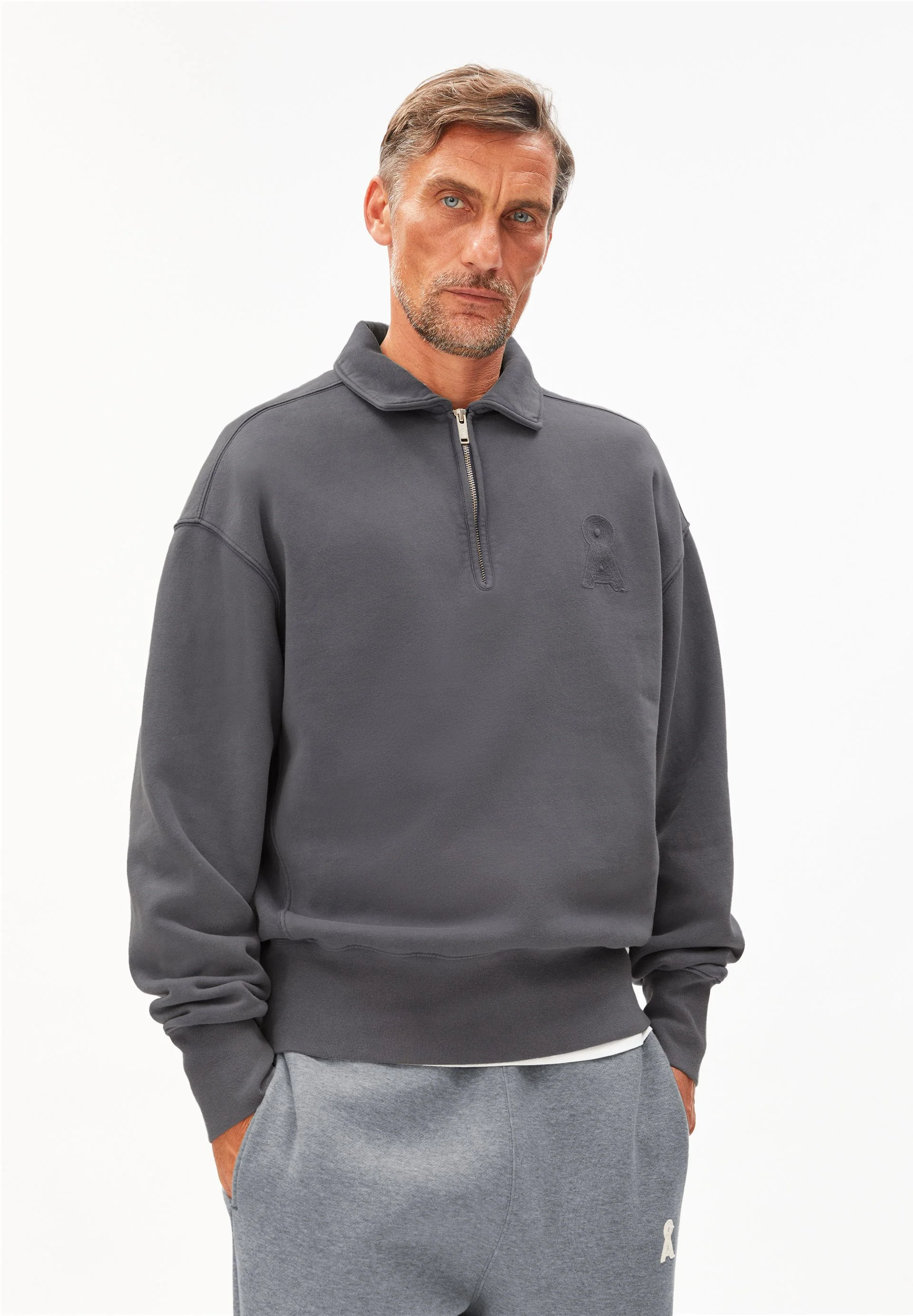 ICONIC Å GMT DYE SWEATTROYER | dark steel washed
