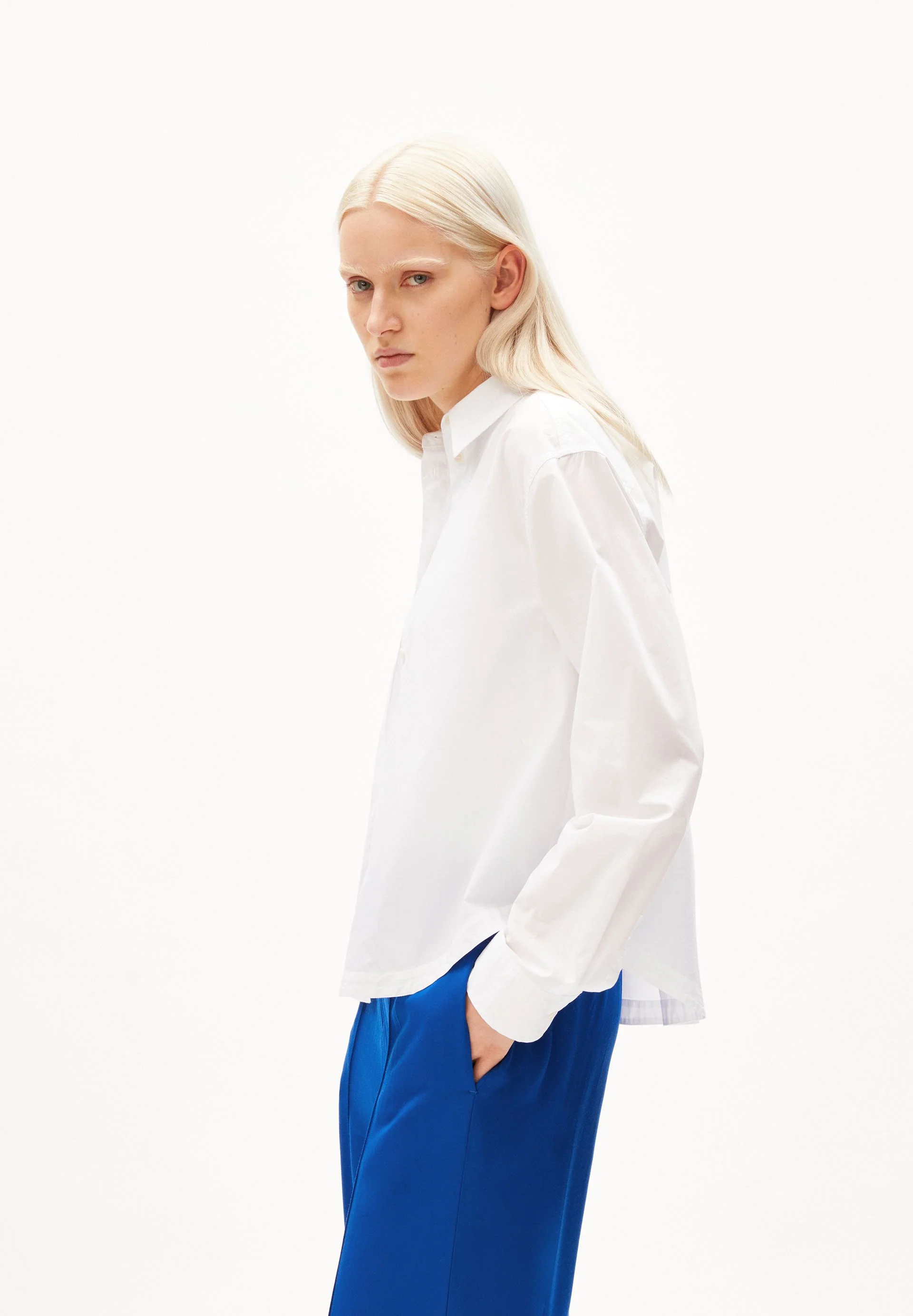 ILMAANI | white