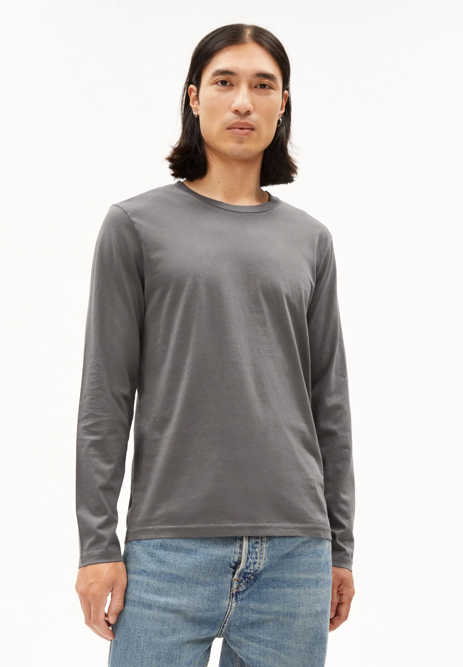 JAAMES LONGSLEEVE | iron cast