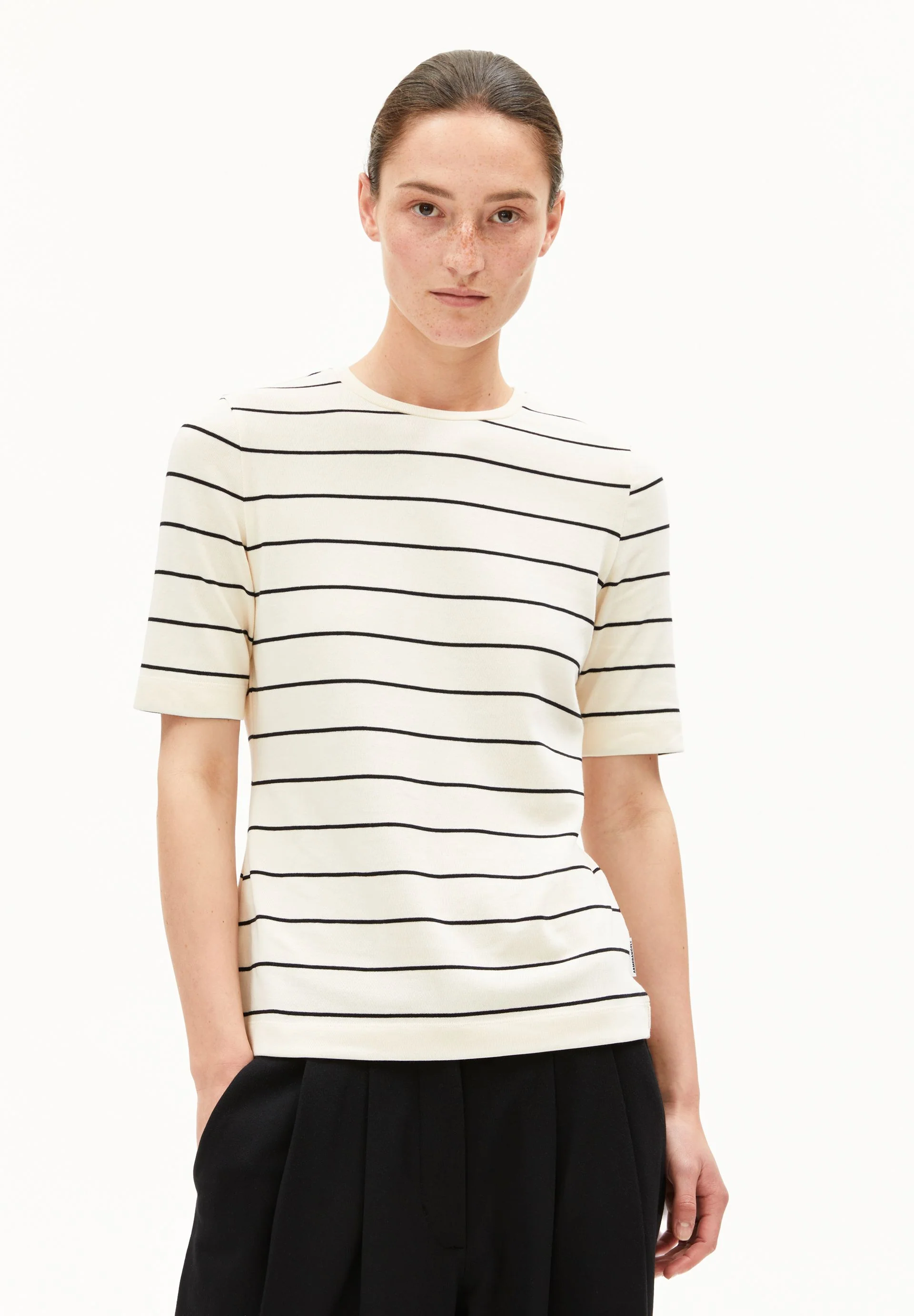 JAANISARA FINE STRIPE - Image 2