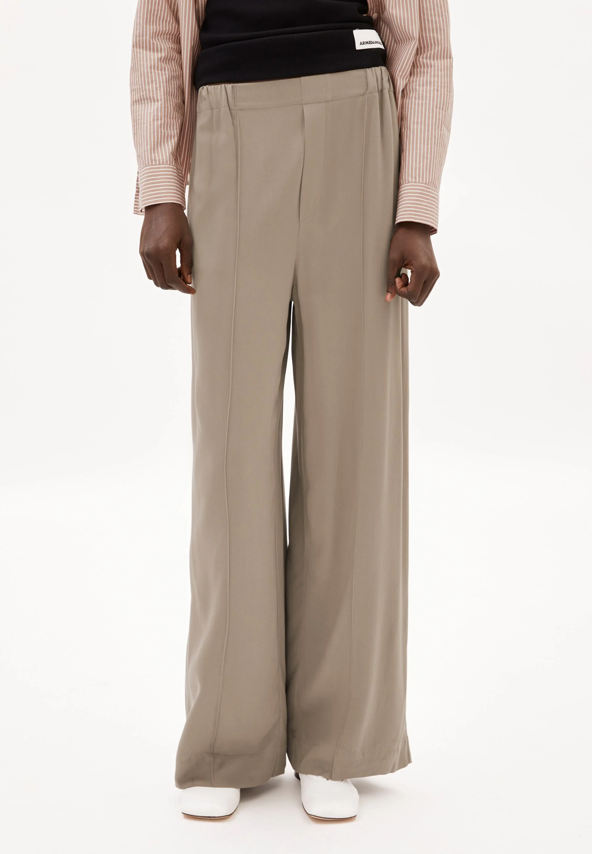 JONVAALIE HOSE | shiitake
