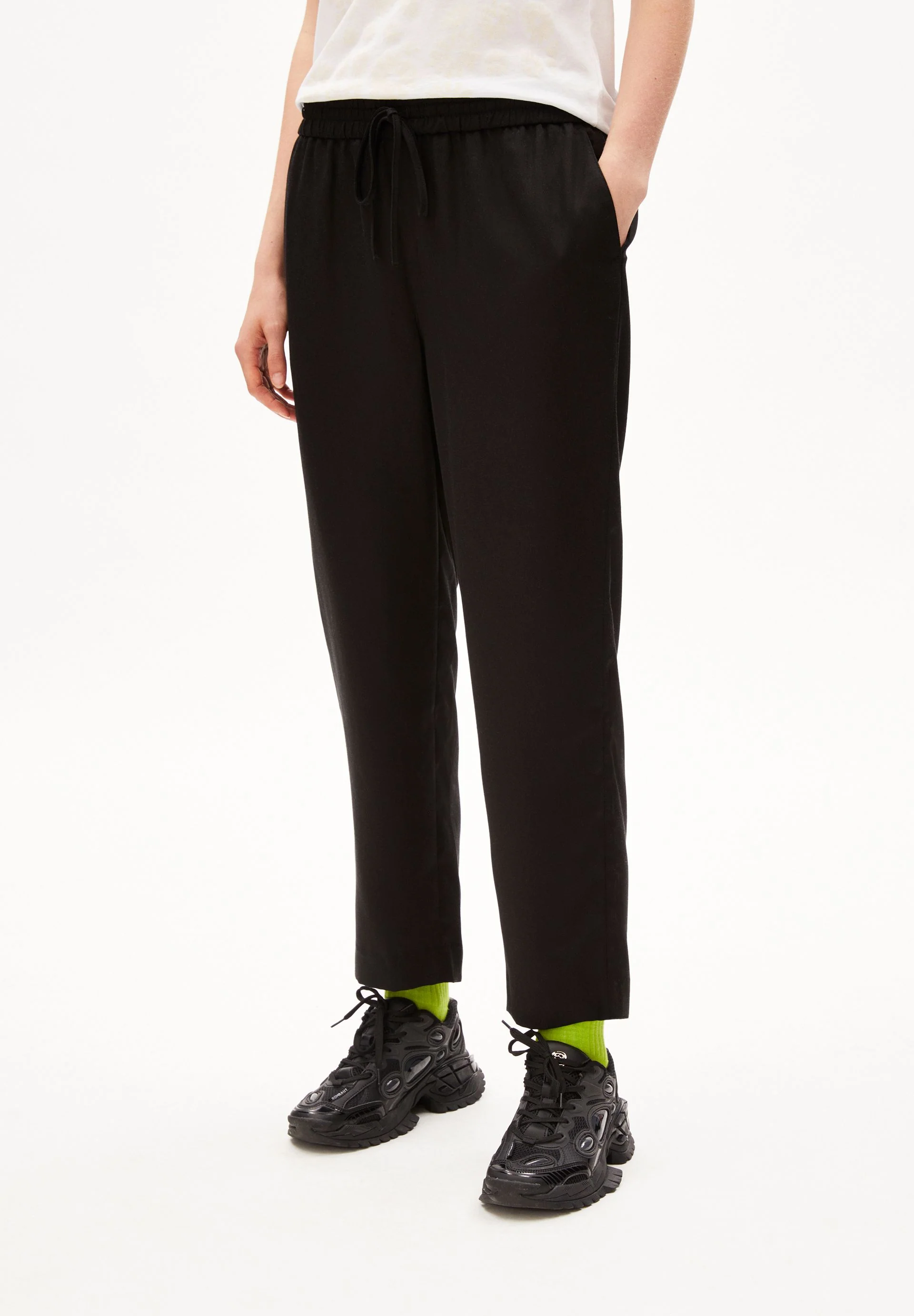 KAADIA TAPERED | black