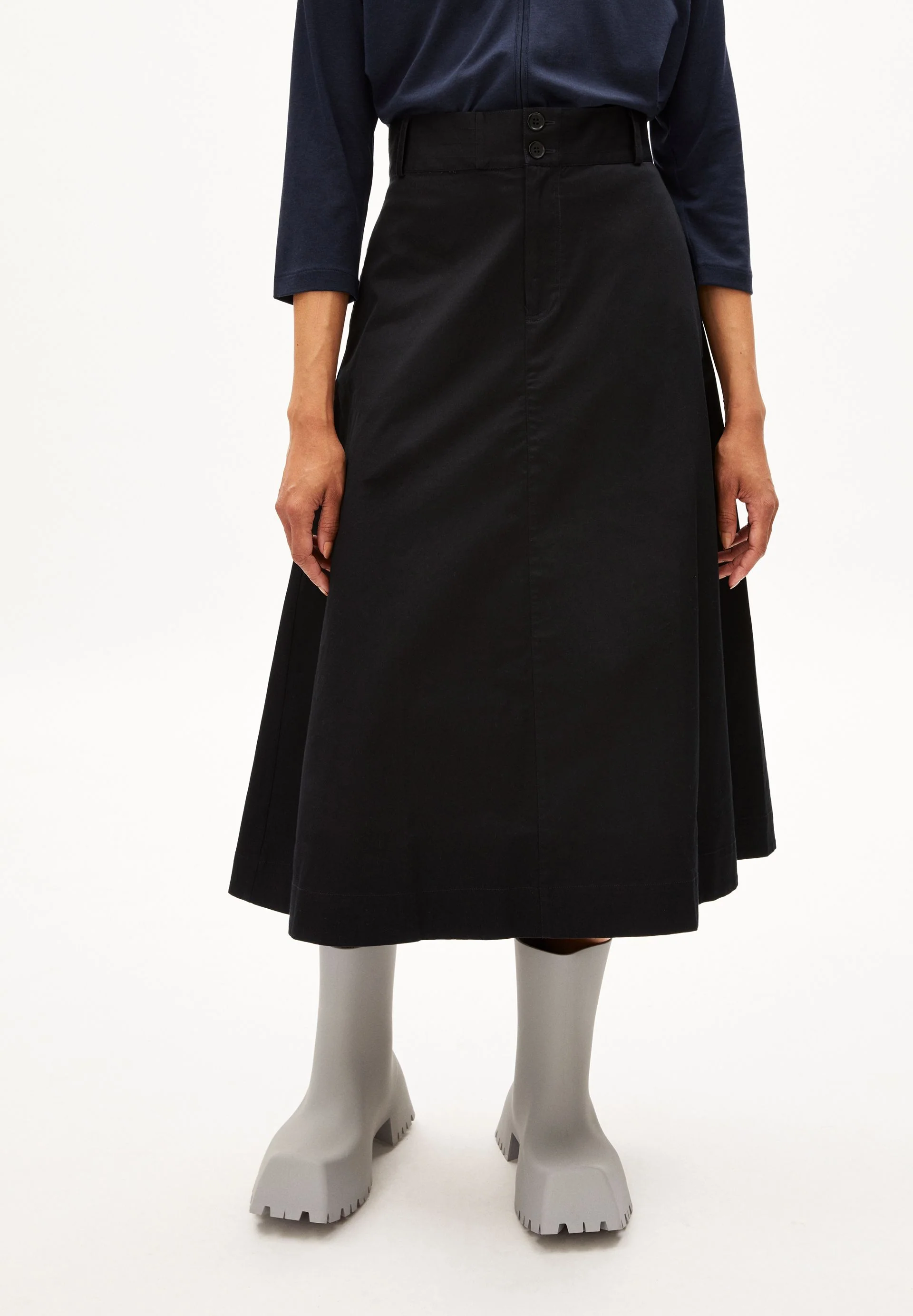 KEANAA | black