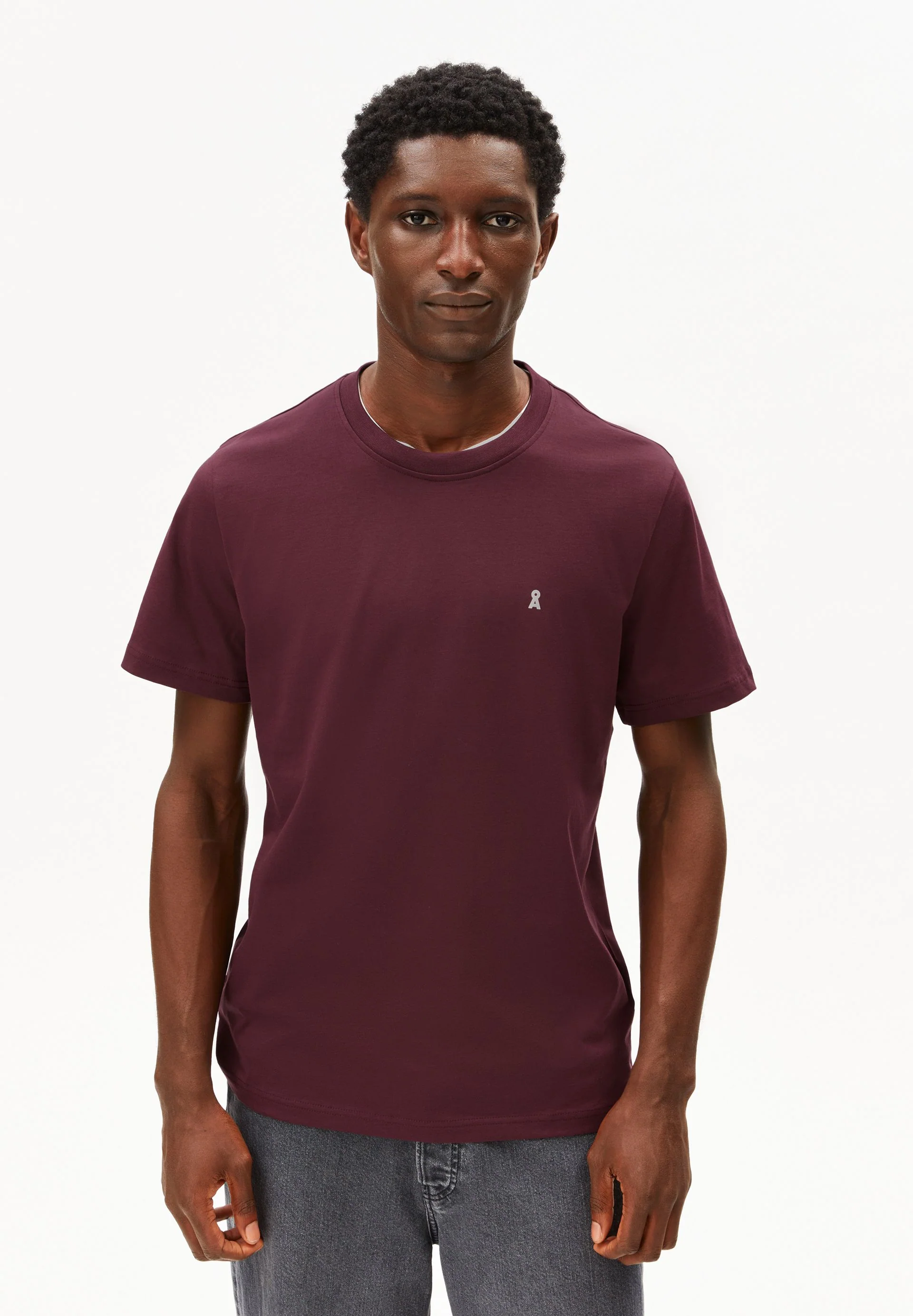 LAARON T-SHIRT | dark cranberry