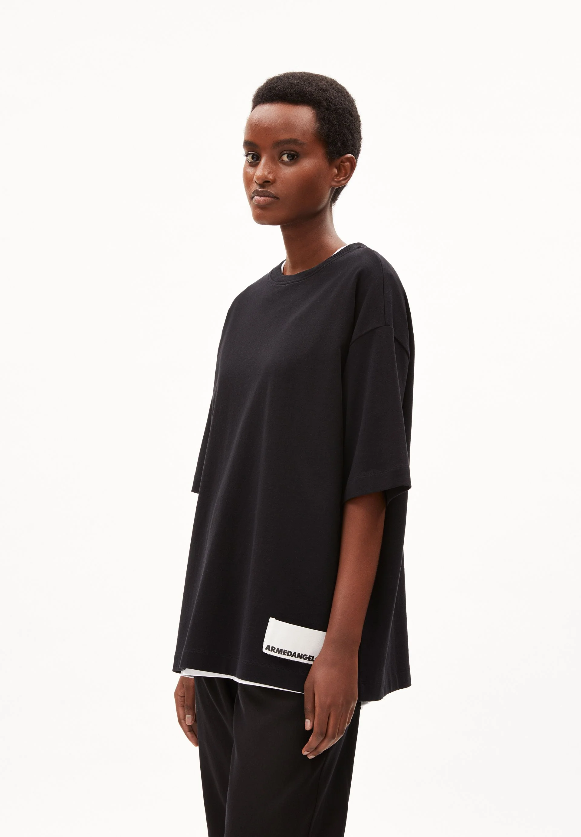 LAAURI | black